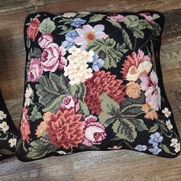 Beautiful Vintage Rose Needlepoint Pillow 14" x  14" - Picture 3 of 8